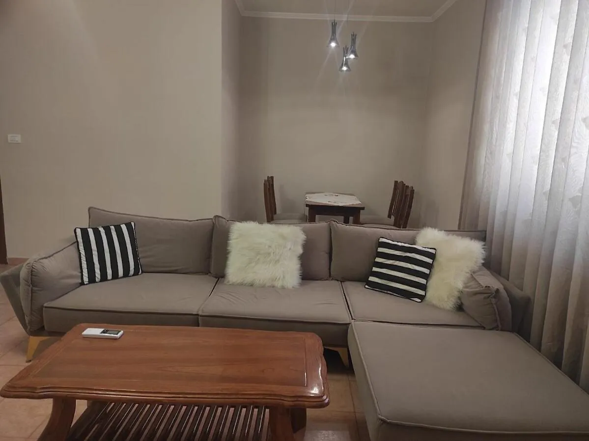 Central 2Br By Kavaja Str, Sleeps 5 Ppl Tirana 0*,  Albania